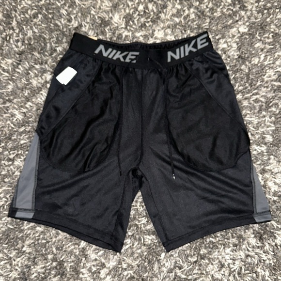 New NIKE Sportswear Athleisure Casual Sports Color Block Dri-Fit Training shorts - Picture 3 of 14